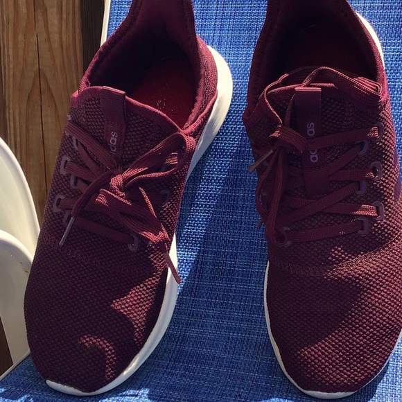 *Donated* AdidasCloudform size 7 maroon women’s sneakers 👟 - Picture 6 of 6